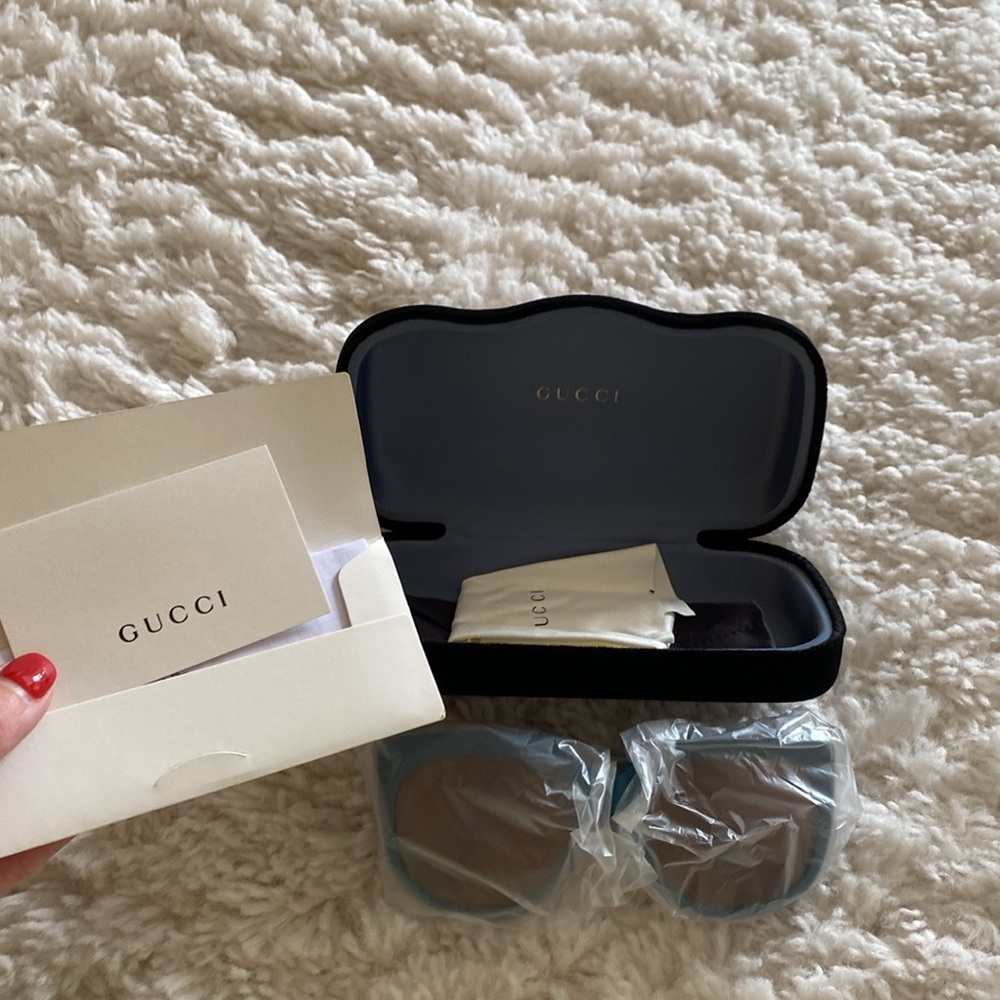 ⚡️ HOST PICK⚡️ GUCCI Shiny Solid Teal Square Sunglasses NEW w velvet logo case - Picture 6 of 7